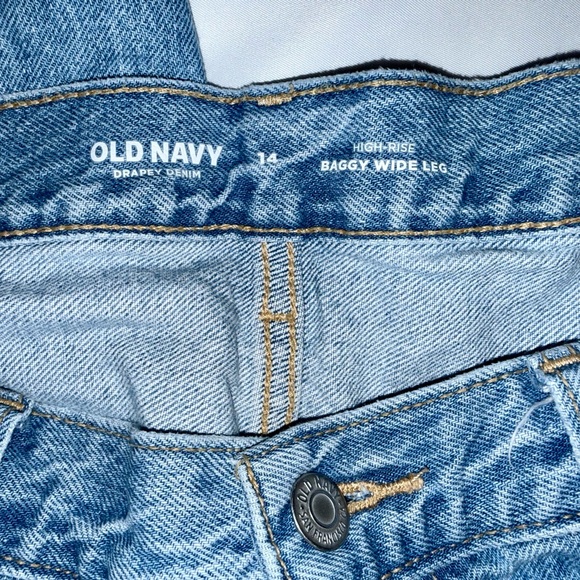 Old Navy Light Blue Flare Jeans with Raw Hem - Picture 3 of 6